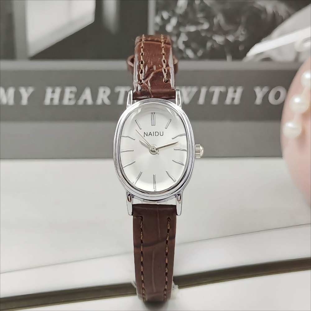 Luxury Watch Index - Zegarek damski marki modowej z owalną