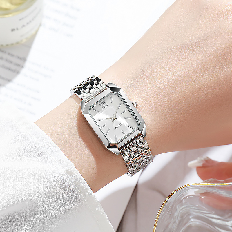 Znany Markowy Zegarek Damski B – Luxury Watch Brands Logo recenzja i cena