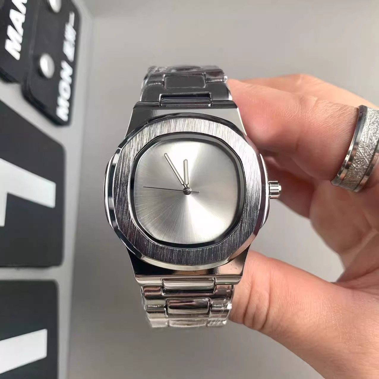 Męski zegarek kwarcowy z własn – Luxury Watch Brands Logo recenzja i cena
