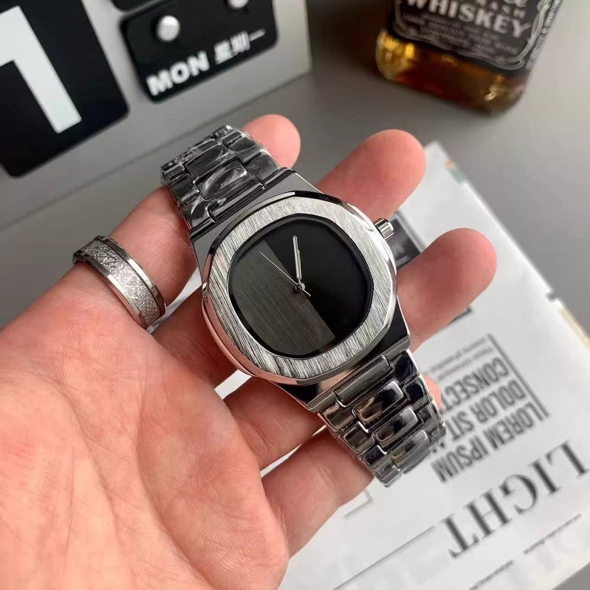 Męski zegarek kwarcowy z własn – Luxury Watch Brands Logo recenzja i cena